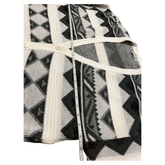 VINTAGE Area by Tag Made in USA Button Sweater Aztec Cardigan Size M - Picture 6 of 7
